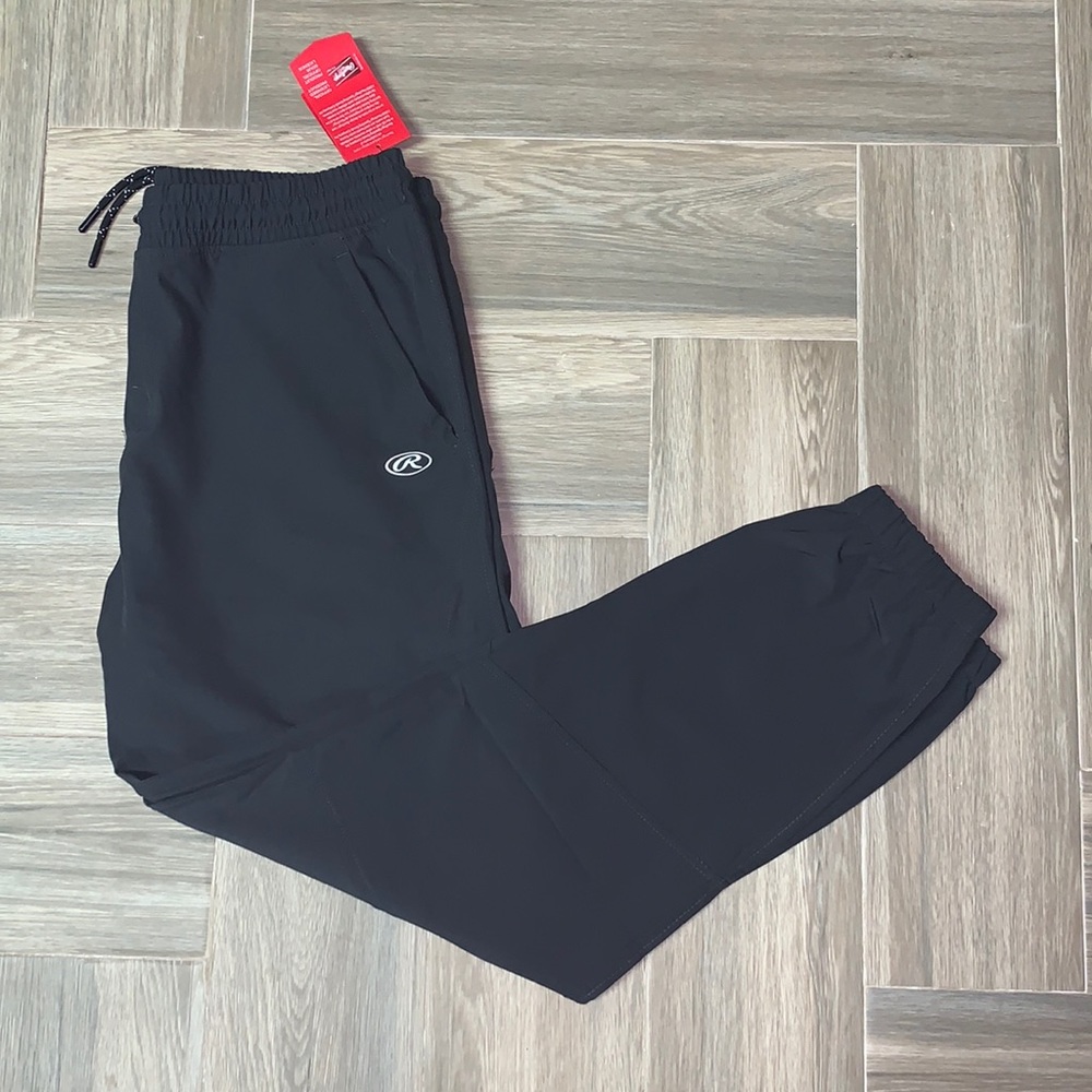 Brand new men’s stretchy joggers with tags!